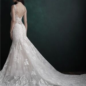 Allure Elegant Lace Mermaid Wedding Dress in Ivory
